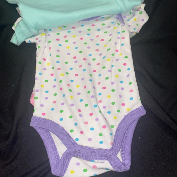 Onesie set, 3 pieces, girls onesie new with tag, original packaging. - Picture 3 of 9